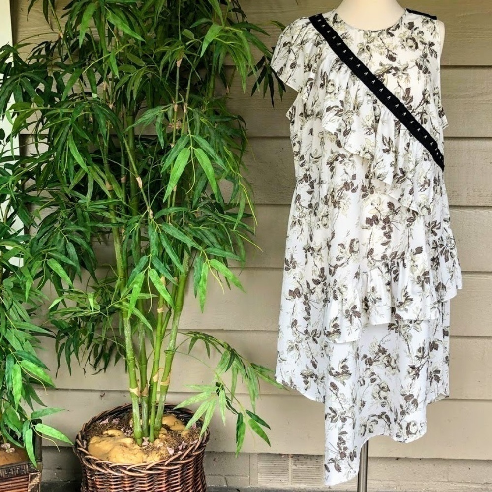 ASOS White w/ Sage Green Floral Pattern Top
